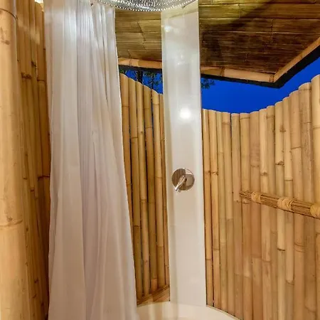 Cliffside Bamboo Treehouse With Heated Pool And View Villa Bungbungan Exterior photo