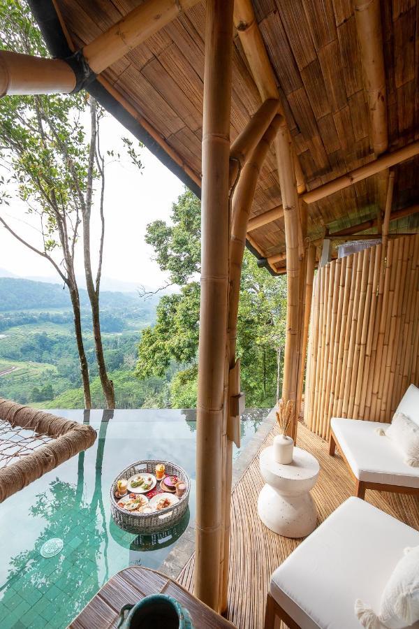 Cliffside Bamboo Treehouse With Heated Pool And View * Bungbungan