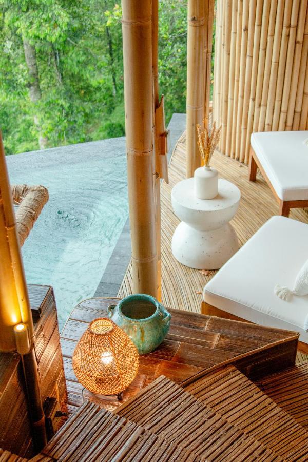 Villa Cliffside Bamboo Treehouse With Heated Pool And View Bungbungan