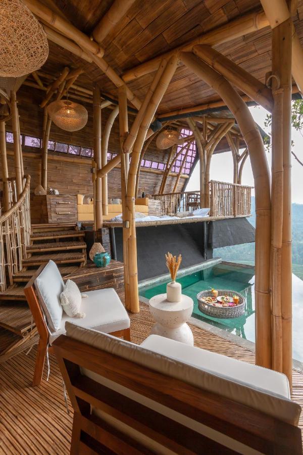 Villa Cliffside Bamboo Treehouse With Heated Pool And View Bungbungan