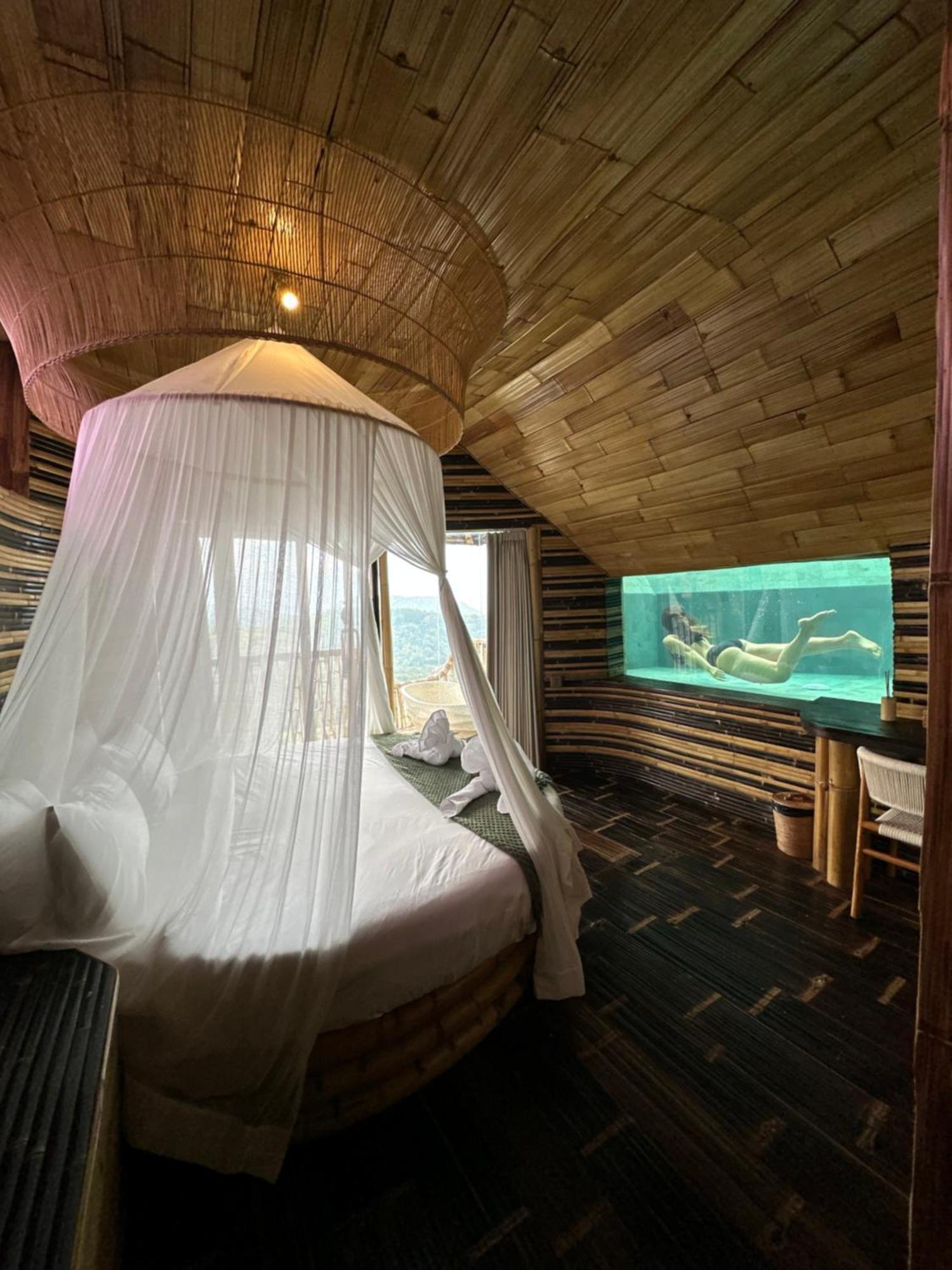 Cliffside Bamboo Treehouse With Heated Pool And View Villa