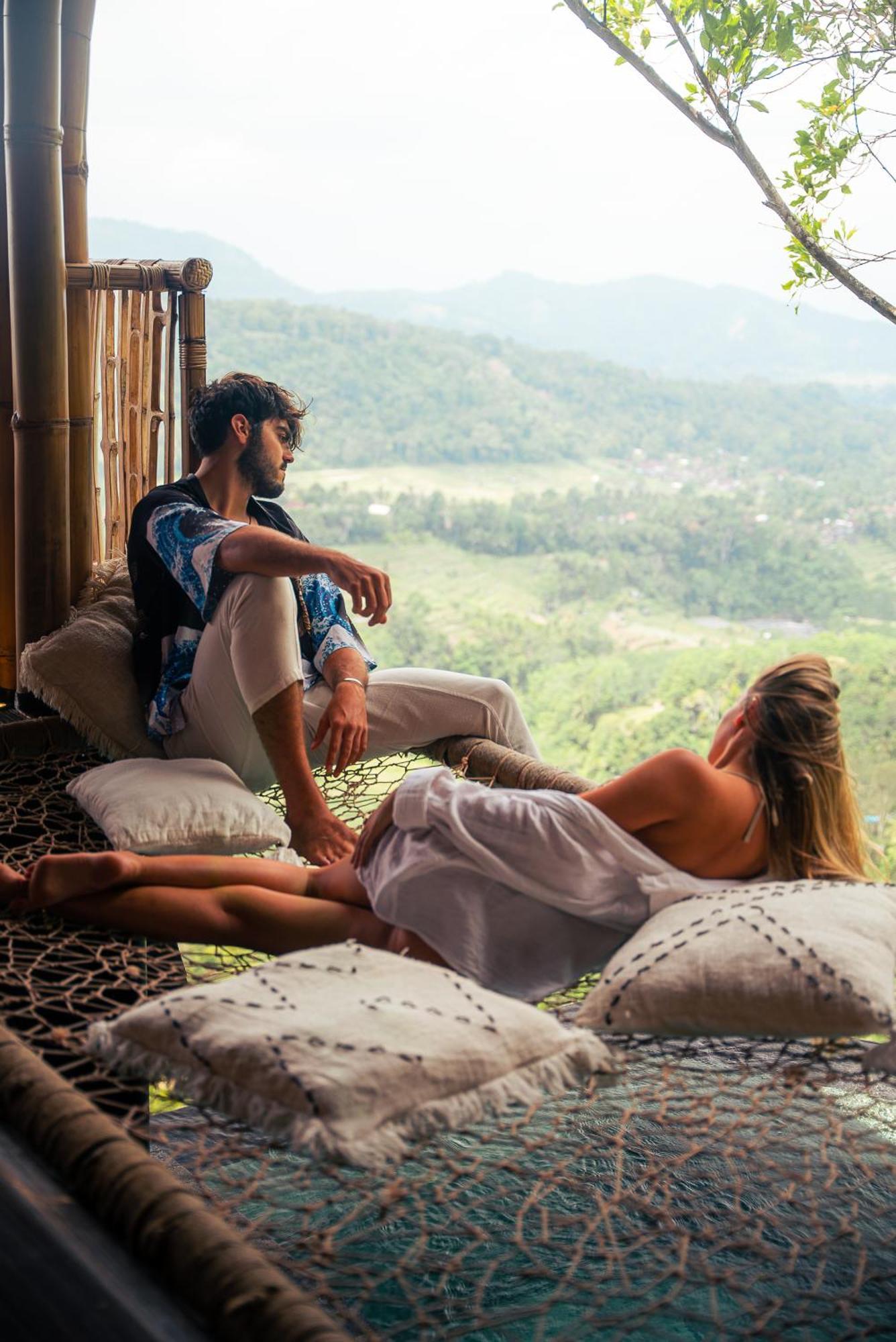 Villa Cliffside Bamboo Treehouse With Heated Pool And View *